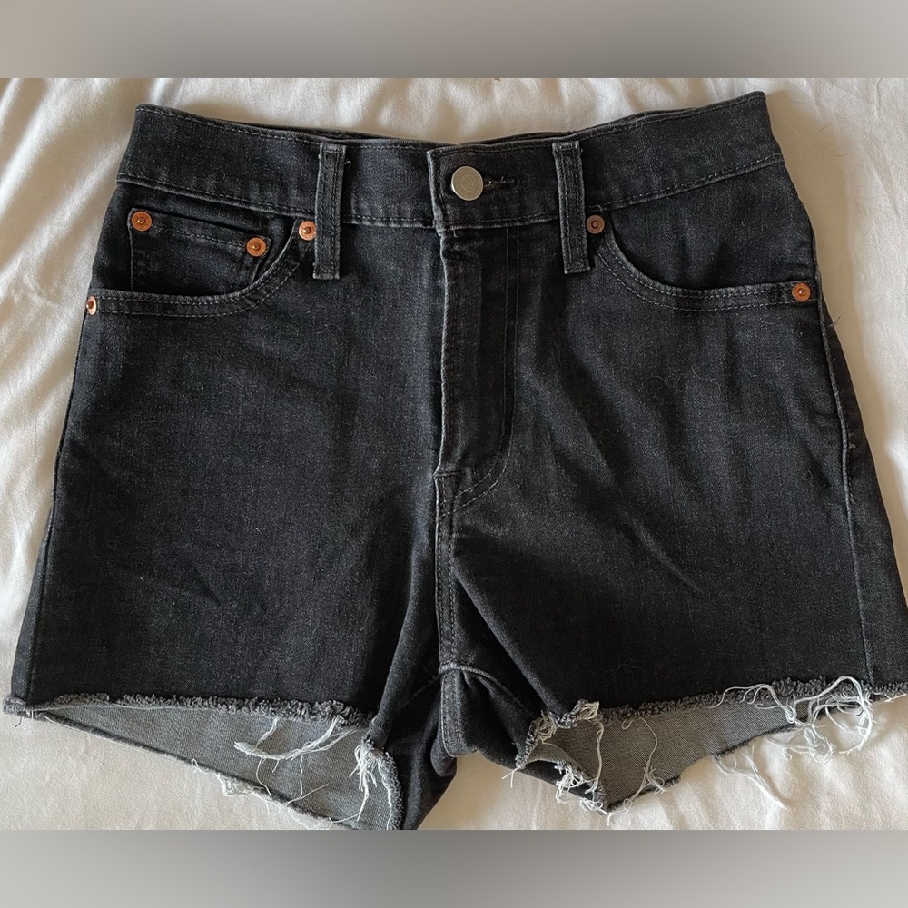 Levi Stretchy High Rise Jean Shorts Size 26